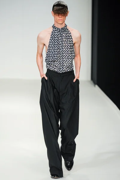 Look 19